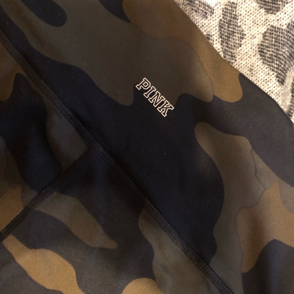 VS PINK CAMO LEGGINGS